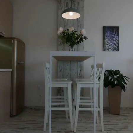 Διαμέρισμα Charmful New Flat With Hill View