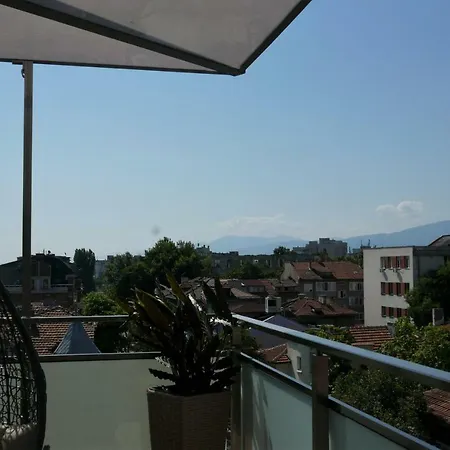 Διαμέρισμα Charmful New Flat With Hill View *