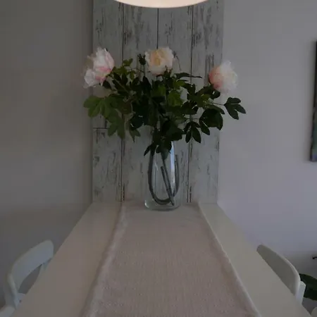 Διαμέρισμα Charmful New Flat With Hill View *