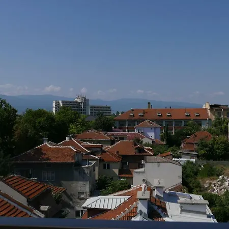 Charmful New Flat With Hill View Διαμέρισμα